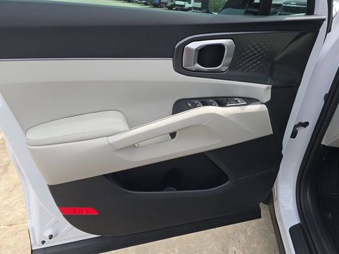 New 2026 Kia Sorento S FWD image 17