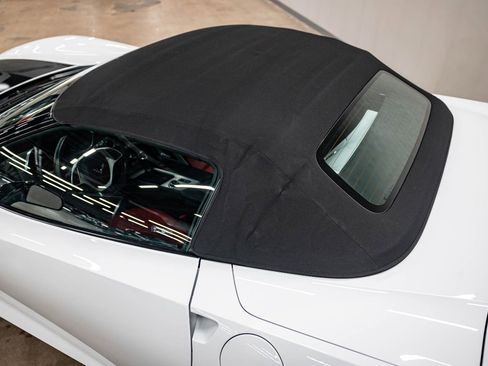 Used 2016 Chevrolet Corvette Stingray Convertible w/ Battery Protection Package image 22