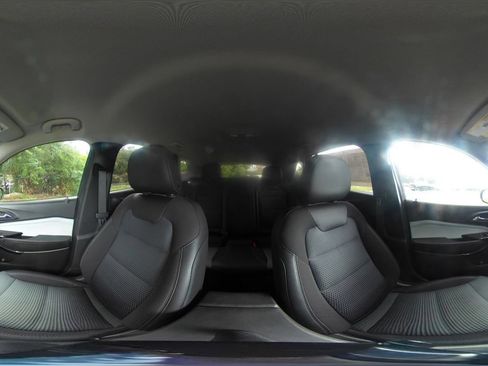 Used 2025 Chevrolet Trax LT w/ LT Convenience Package FWD image 40