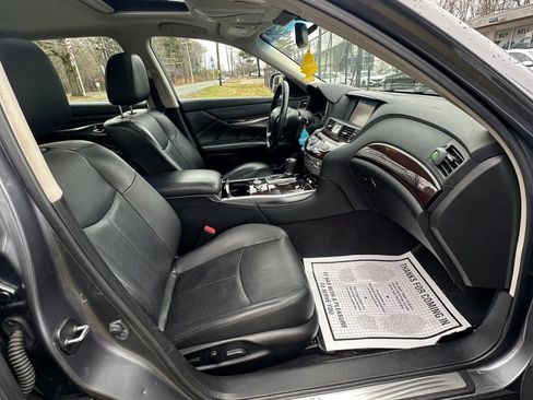 Used 2017 INFINITI Q70 L 3.7 image 32