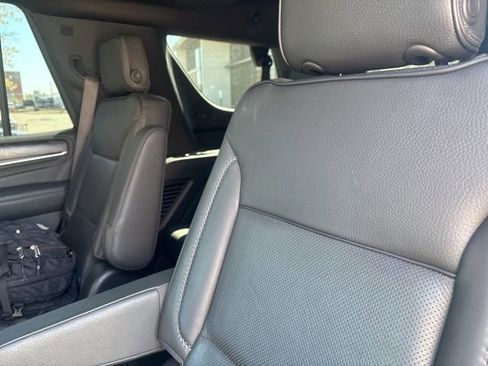 Used 2021 GMC Yukon Denali w/ Denali Premium Package image 4