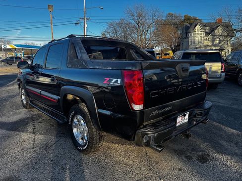 Used 2004 Chevrolet Avalanche Z71 w/ Preferred Equipment Group image 3
