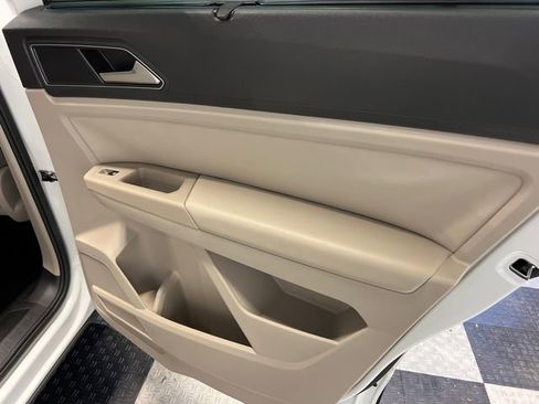 Used 2018 Volkswagen Atlas SEL AWD/4WD image 14