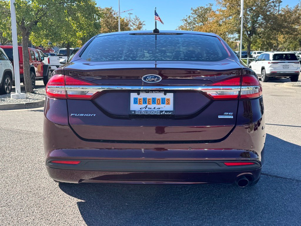 Used 2017 Ford Fusion SE w/ Fusion SE Technology Package FWD image 7