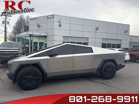Used 2024 Tesla Cybertruck AWD Crew Cab image 1