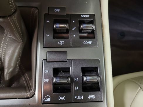 Used 2016 Lexus GX 460 Luxury w/ Preferred Accessory Package AWD/4WD image 16