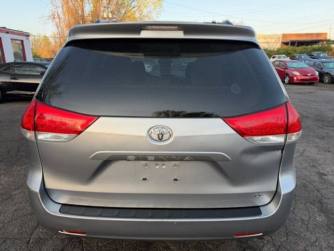 Used 2012 Toyota Sienna LE image 5