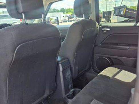 Used 2016 Jeep Patriot Sport w/ Power Value Group AWD/4WD image 14