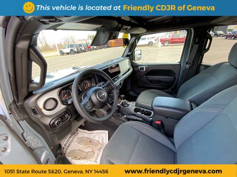 Used 2025 Jeep Wrangler Sport S image 12