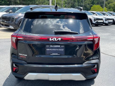 Certified 2024 Kia Seltos EX FWD image 4