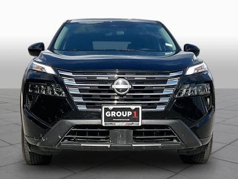 Certified 2025 Nissan Rogue SV FWD image 4