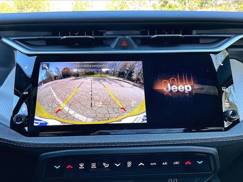 New 2026 Jeep Cherokee Laredo image 13