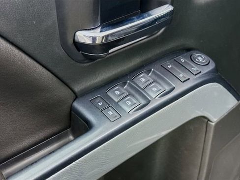 Used 2018 Chevrolet Silverado 1500 LT w/ Midnight Edition image 18