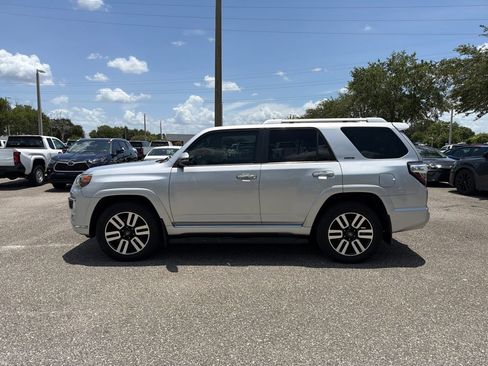Used 2015 Toyota 4Runner Limited AWD/4WD image 2