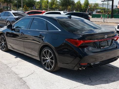 Used 2019 Toyota Avalon Touring FWD image 8