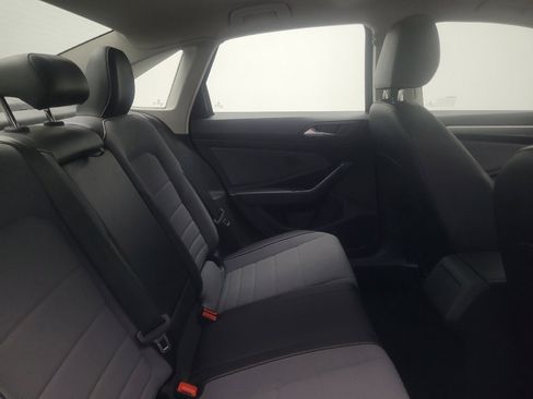 Used 2025 Volkswagen Jetta SE FWD image 19