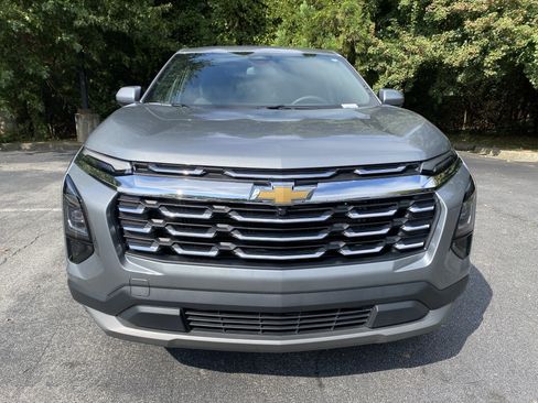 Used 2026 Chevrolet Equinox LT FWD image 3