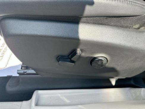 Used 2024 Chrysler Pacifica Touring-L FWD image 14