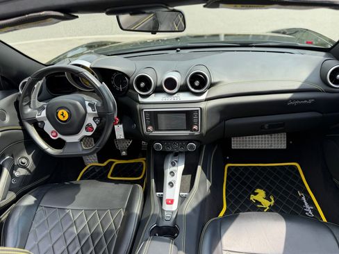 Used 2016 Ferrari California T RWD image 4