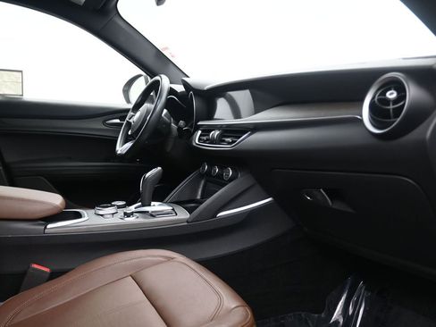 Used 2022 Alfa Romeo Stelvio Ti image 18