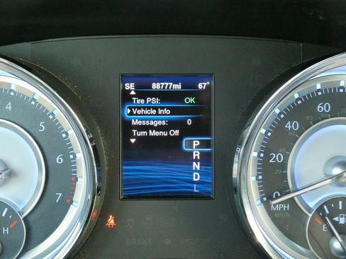 Used 2014 Chrysler 300 image 28