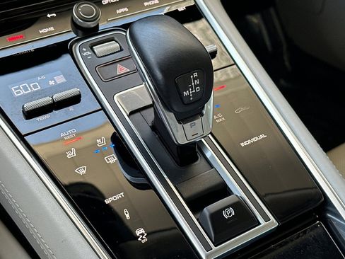 Certified 2021 Porsche Panamera image 22