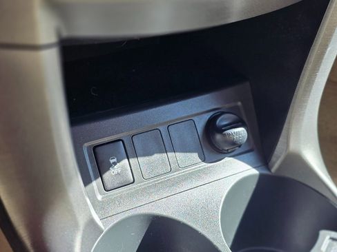 Used 2011 Toyota RAV4 4WD image 38