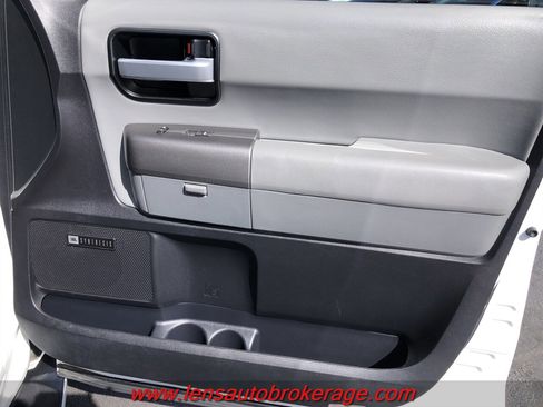 Used 2017 Toyota Sequoia Limited w/ Safety & Convenience Package image 23