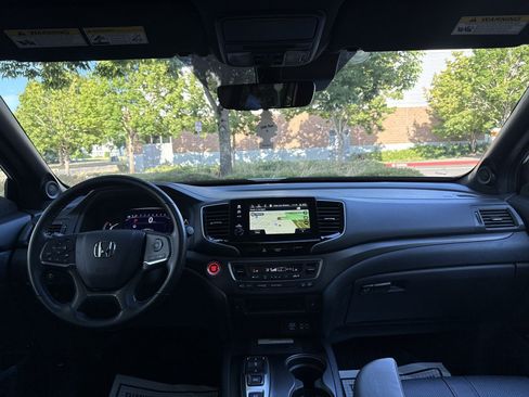 Used 2023 Honda Passport TrailSport image 30