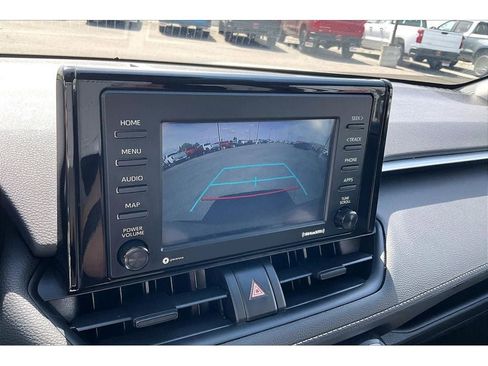 Used 2021 Toyota RAV4 LE AWD/4WD image 23
