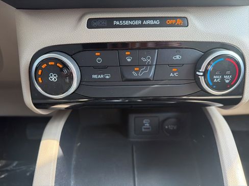 Used 2022 Ford Escape SE FWD image 15