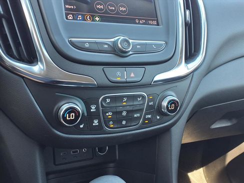 Used 2024 Chevrolet Equinox LT FWD image 10