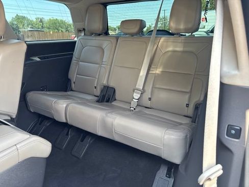 Used 2022 Lincoln Navigator Reserve AWD/4WD image 39