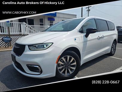Used 2024 Chrysler Pacifica Limited