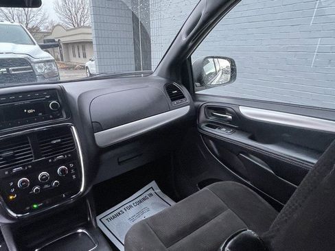 Used 2015 Dodge Grand Caravan SXT w/ Blacktop Package image 26