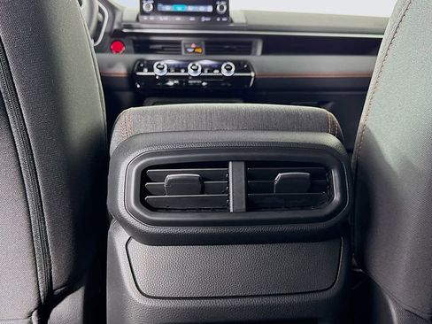 Used 2025 Honda Pilot Sport image 30