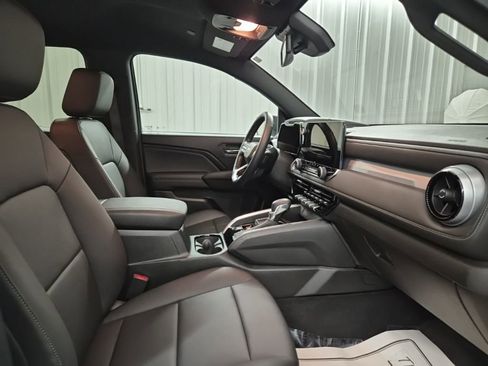 Used 2024 Chevrolet Colorado LT w/ LT Convenience Package III image 24