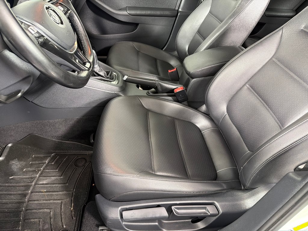 Used 2018 Volkswagen Jetta Sport FWD image 12