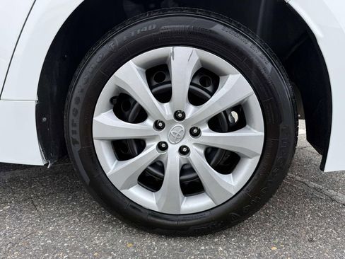 Used 2025 Toyota Corolla LE image 11