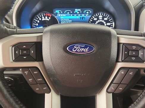Used 2019 Ford F150 Lariat w/ Equipment Group 502A Luxury AWD/4WD image 12