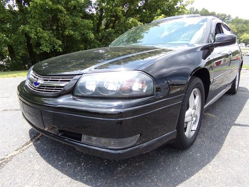 Used 2004 Chevrolet Impala SS w/ Preferred Equipment Group FWD image 2