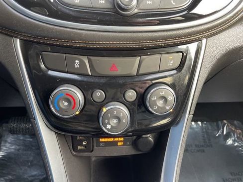 Used 2019 Chevrolet Trax Premier image 21