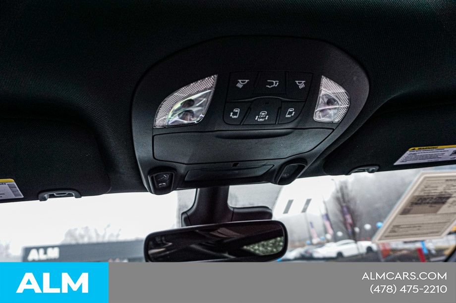 Used 2025 Chrysler Pacifica Limited FWD image 37