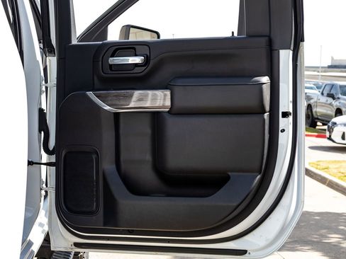 Used 2022 Chevrolet Silverado 2500 LTZ w/ LTZ Plus Package image 39