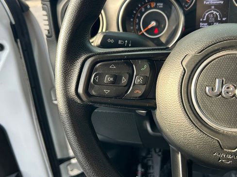 Used 2022 Jeep Wrangler Sport AWD/4WD image 32