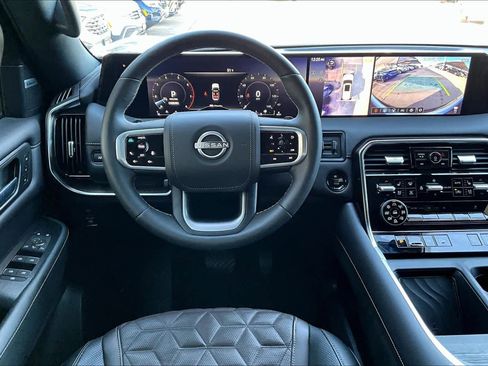 Used 2025 Nissan Armada Platinum Reserve image 5