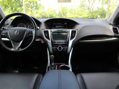 Used 2017 Acura TLX FWD image 10