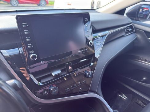 Used 2022 Toyota Camry XSE image 14
