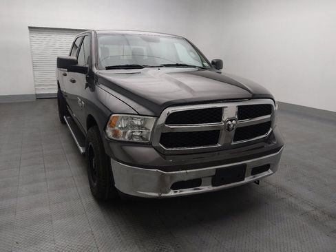 Used 2020 RAM 1500 Classic SLT w/ Luxury Group image 14