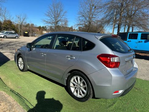 Used 2012 Subaru Impreza 2.0i Premium w/ All-Weather Pkg image 4